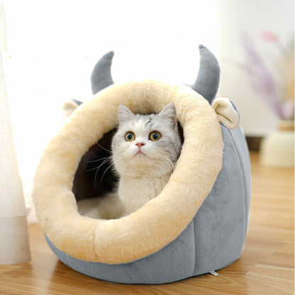 Luxury Enclosed Cat House - Kit & Kibble